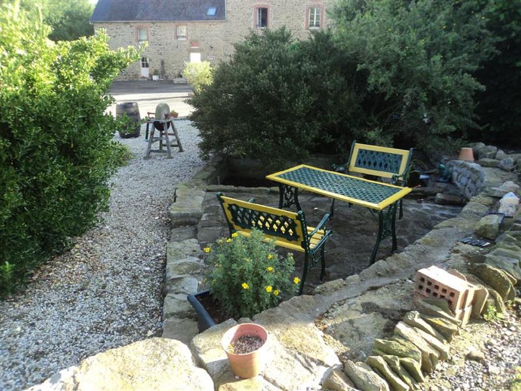 Les Sources Bed & Breakfast Poilley  Exterior photo
